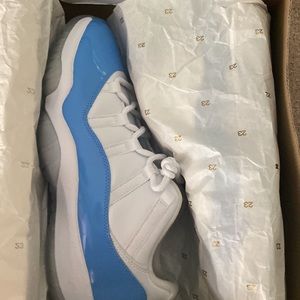 Jordan 11 low university blue